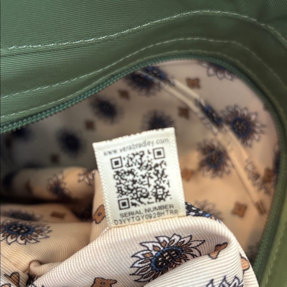 Vera Bradley Green Quilted Zip Tote Bag Pockets Travel Weekend Beach 48hr NEW - Picture 14 of 15